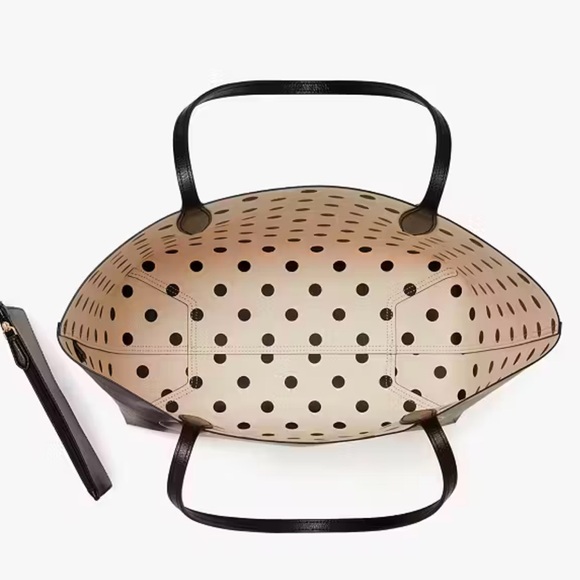 Disney X Kate Spade New York Reversible Minnie Large Tote
NWT - Picture 13 of 16